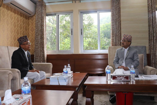 मन्त्री खड्का र प्रमुख निर्वाचन आयुक्तबीच निर्वाचनबारे छलफल 